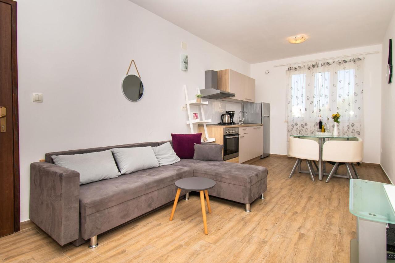 Apartments Happy Place โวดีเซ ภายนอก รูปภาพ