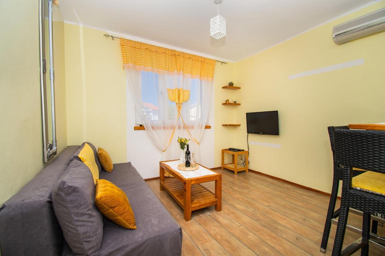 Apartments Happy Place โวดีเซ ภายนอก รูปภาพ