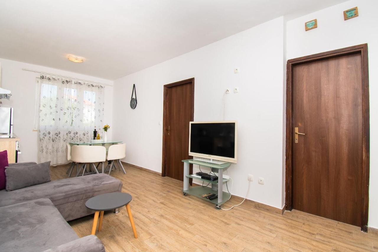 Apartments Happy Place โวดีเซ ภายนอก รูปภาพ